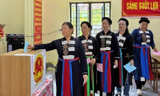 Tính đến 22 giờ ngày 15/3, tỷ lệ cử tri đi bầu cử đạt 99,64%